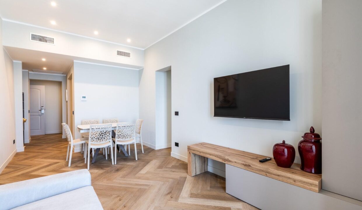 6d31d2fb-b0ef-4805-8a17-3c0e00f0ee69