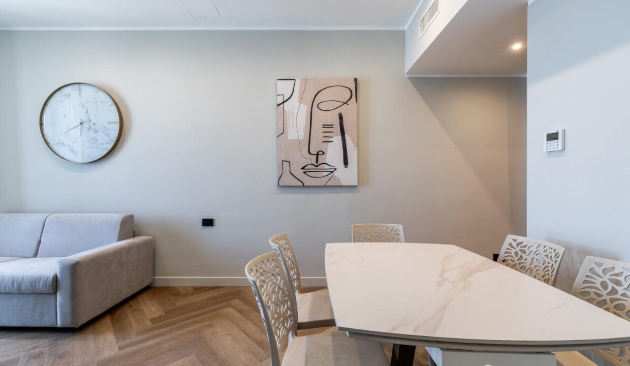 8c6b4292-4125-4a13-9c0e-43c3701927ac