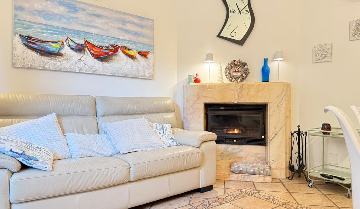 PHOTO-2025-12-22-12-13-13